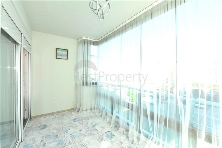 ضمن مجمع اول صف على البحر - شقة 2 غرفة وصالة  - في كاستل  / الانيا 