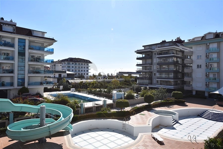 ضمن مجمع اول صف على البحر - شقة 2 غرفة وصالة  - في كاستل  / الانيا 