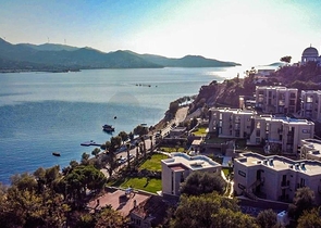 شقق باطلالة بحرية ساحرة - ضمن مجمع فاخر - في بودروم 