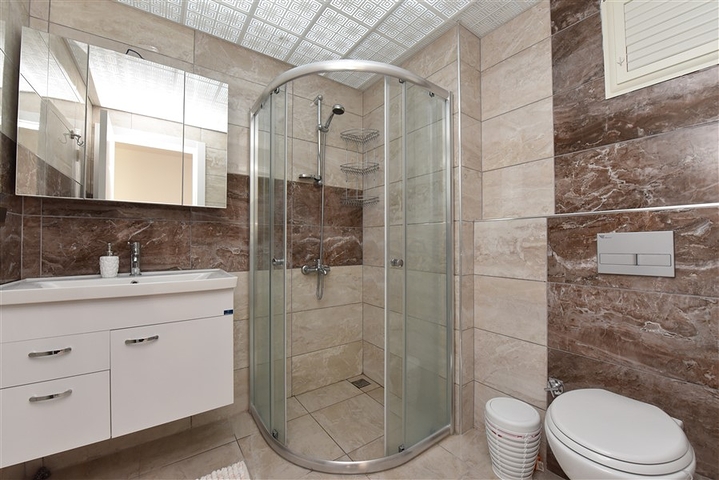 طابق مرتفع - اطلالة جبلية رائعة - شقة 1+1 - ضمن مجمع يضم كافة الخدمات - مهموتلار / الانيا 