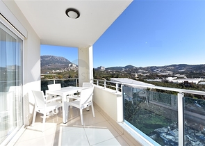 طابق مرتفع - اطلالة جبلية رائعة - شقة 1+1 - ضمن مجمع يضم كافة الخدمات - مهموتلار / الانيا 