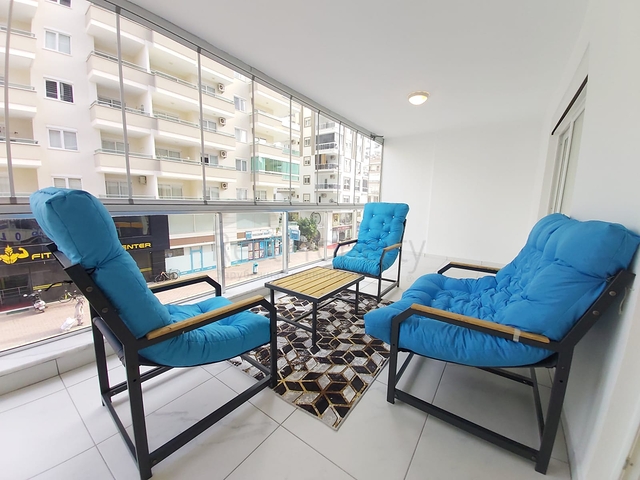 شقة غرفة وصالة -واسعة نسبيا / 83 م / - ضمن مجمع - في مهموتلار / الانيا 