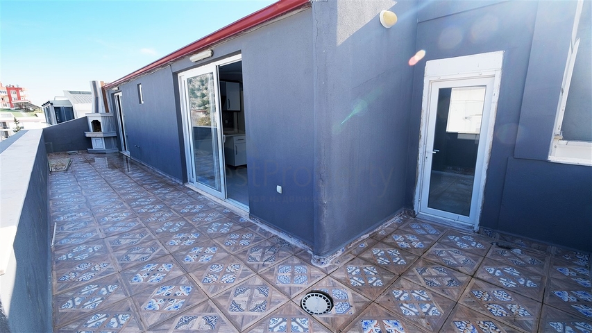 شقق فسيحة 2 + 1 و 4 + 1 في هورما كونيالتي