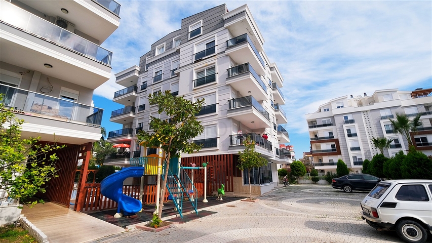 شقق فسيحة 2 + 1 و 4 + 1 في هورما كونيالتي