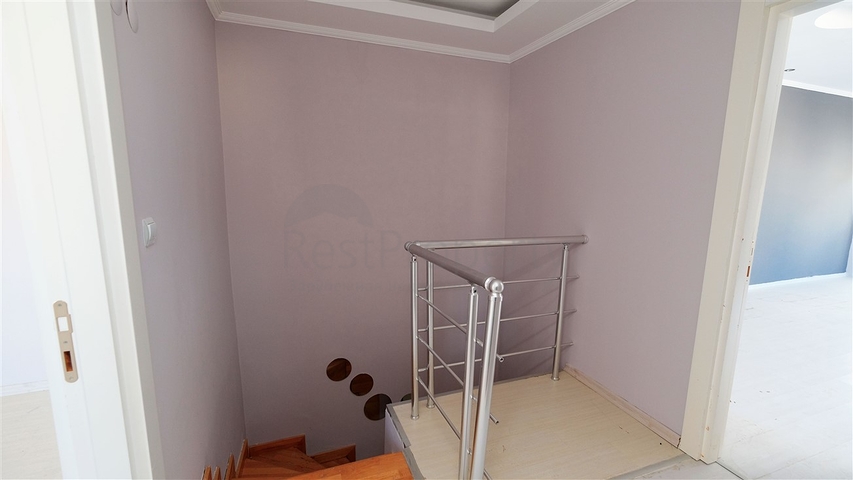 شقق فسيحة 2 + 1 و 4 + 1 في هورما كونيالتي