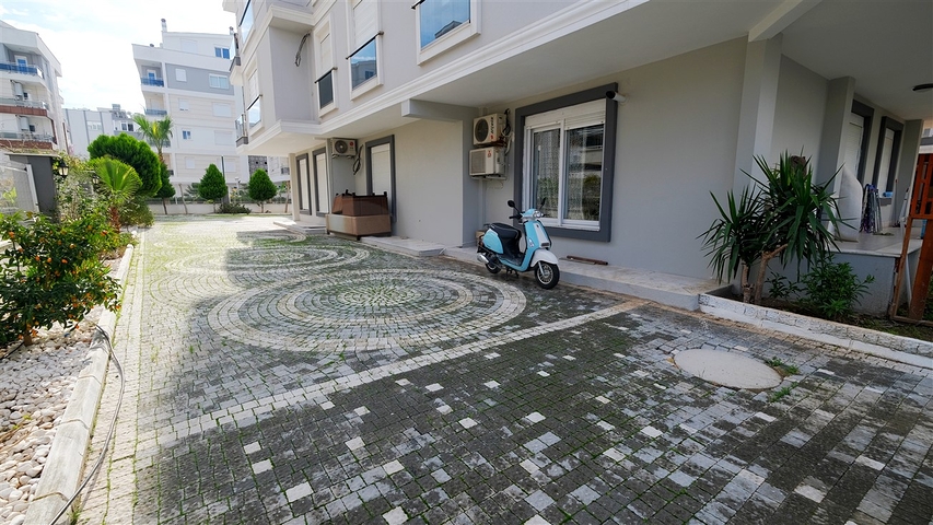 شقق فسيحة 2 + 1 و 4 + 1 في هورما كونيالتي