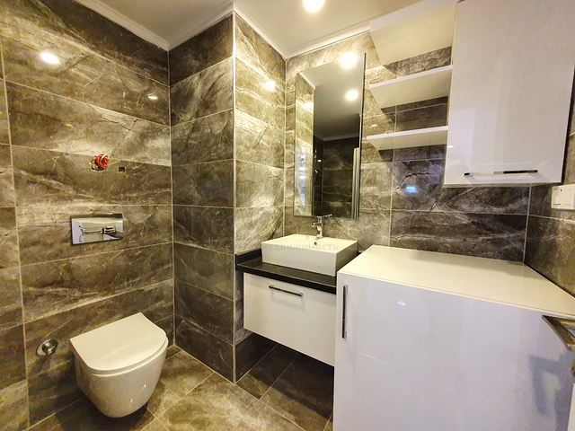 شقق مؤثثة - قريبة من البحر والاسواق - ضمن مجمع حديث - في مهموتلار / الانيا 