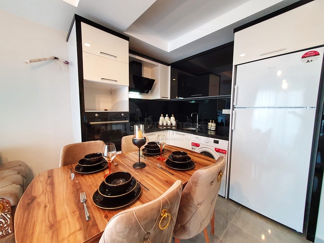 شقق مؤثثة - قريبة من البحر والاسواق - ضمن مجمع حديث - في مهموتلار / الانيا 