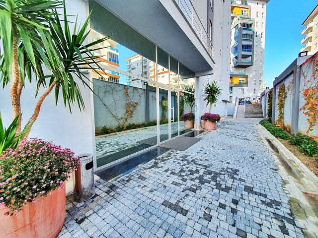 شقق مؤثثة - قريبة من البحر والاسواق - ضمن مجمع حديث - في مهموتلار / الانيا 