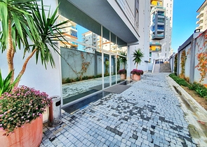 شقق مؤثثة - قريبة من البحر والاسواق - ضمن مجمع حديث - في مهموتلار / الانيا 