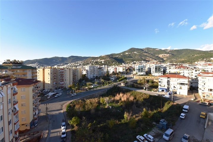 اطلالة بحر وقلعة - دوبلكس 4 غرف وصالة - في مركز الانيا 