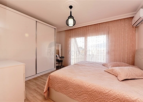 اطلالة بحر وقلعة - دوبلكس 4 غرف وصالة - في مركز الانيا 