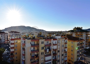 اطلالة بحر وقلعة - دوبلكس 4 غرف وصالة - في مركز الانيا 