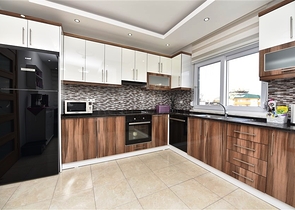 اطلالة بحر وقلعة - دوبلكس 4 غرف وصالة - في مركز الانيا 