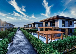 مشروع استثماري لفيلات من 4 غرف نوم في وسط بيليك