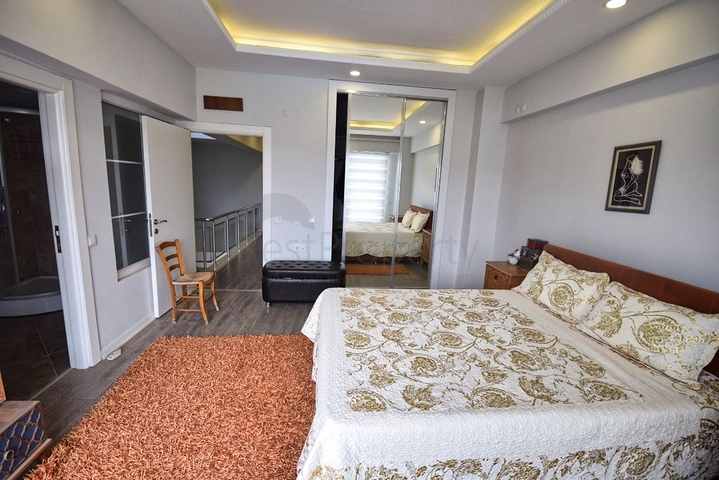 فيلا من 4 غرف نوم في Altinkol Dosemealti أنطاليا