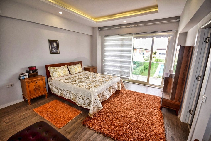 فيلا من 4 غرف نوم في Altinkol Dosemealti أنطاليا