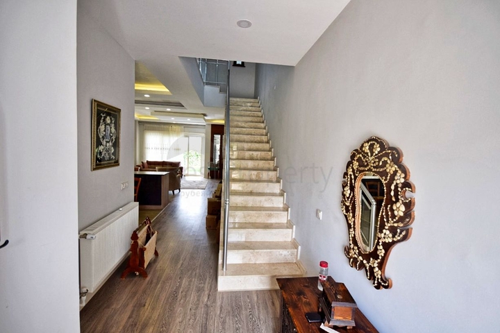 فيلا من 4 غرف نوم في Altinkol Dosemealti أنطاليا