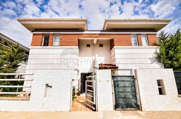 فيلا من 4 غرف نوم في Altinkol Dosemealti أنطاليا