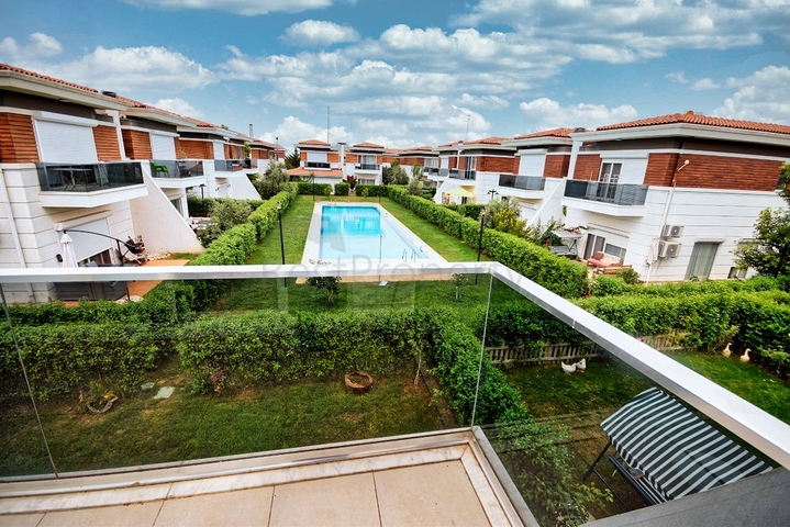 فيلا من 4 غرف نوم في Altinkol Dosemealti أنطاليا