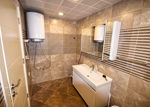 فيلا من 4 غرف نوم في Altinkol Dosemealti أنطاليا