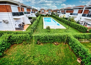 فيلا من 4 غرف نوم في Altinkol Dosemealti أنطاليا