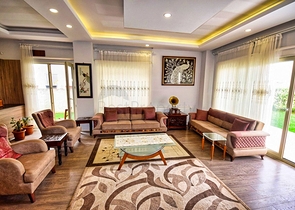 فيلا من 4 غرف نوم في Altinkol Dosemealti أنطاليا