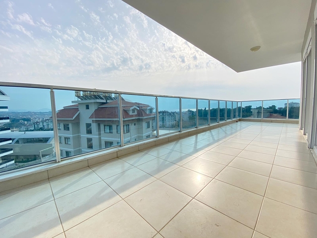 شقة 3 غرف وصالة - مطبخ منفصل - ضمن مجمع - في جيكجلي / الانيا 