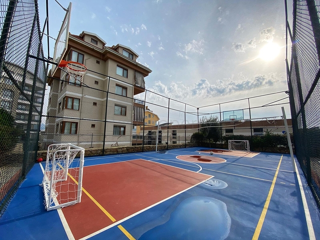 شقة 3 غرف وصالة - مطبخ منفصل - ضمن مجمع - في جيكجلي / الانيا 