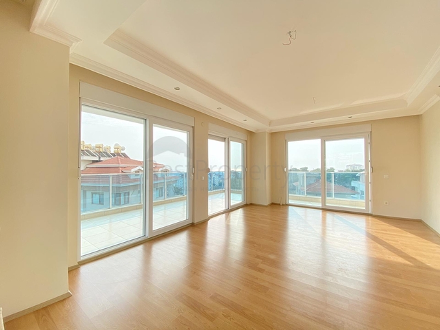 شقة 3 غرف وصالة - مطبخ منفصل - ضمن مجمع - في جيكجلي / الانيا 