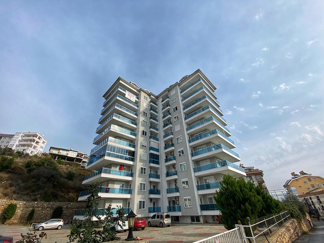 شقة 3 غرف وصالة - مطبخ منفصل - ضمن مجمع - في جيكجلي / الانيا 