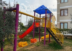 شقة 3 غرف وصالة - مطبخ منفصل - ضمن مجمع - في جيكجلي / الانيا 