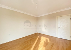 شقة 3 غرف وصالة - مطبخ منفصل - ضمن مجمع - في جيكجلي / الانيا 