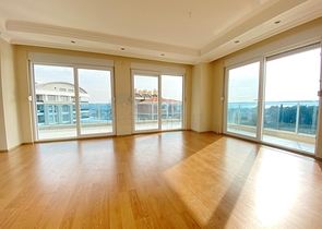 شقة 3 غرف وصالة - مطبخ منفصل - ضمن مجمع - في جيكجلي / الانيا 