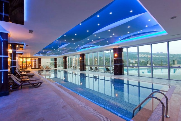 مجمع يضم كافة الخدمات -شقة غرفة وصالة - في كارجي جاك / الانيا 