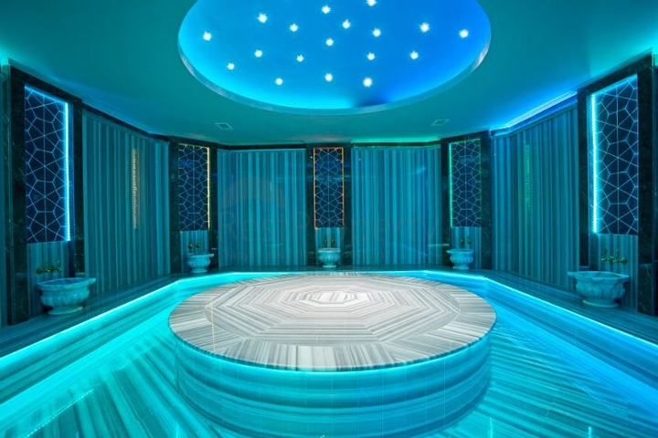 مجمع يضم كافة الخدمات -شقة غرفة وصالة - في كارجي جاك / الانيا 