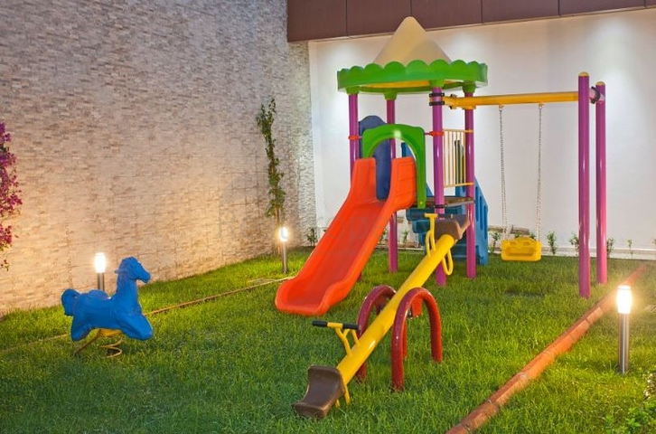 مجمع يضم كافة الخدمات -شقة غرفة وصالة - في كارجي جاك / الانيا 