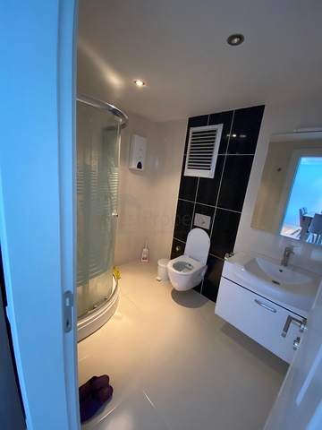 مجمع يضم كافة الخدمات -شقة غرفة وصالة - في كارجي جاك / الانيا 