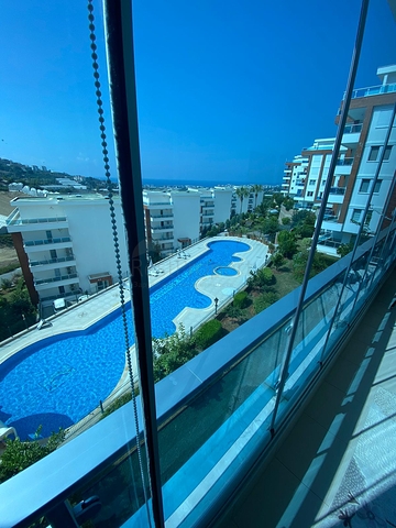 مجمع يضم كافة الخدمات -شقة غرفة وصالة - في كارجي جاك / الانيا 