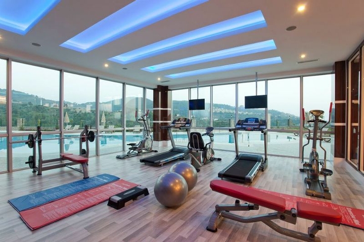 مجمع يضم كافة الخدمات -شقة غرفة وصالة - في كارجي جاك / الانيا 