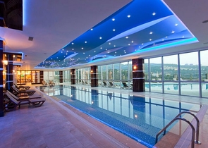 مجمع يضم كافة الخدمات -شقة غرفة وصالة - في كارجي جاك / الانيا 