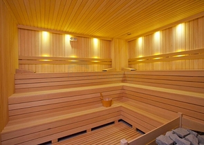 مجمع يضم كافة الخدمات -شقة غرفة وصالة - في كارجي جاك / الانيا 