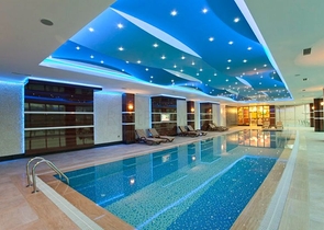 مجمع يضم كافة الخدمات -شقة غرفة وصالة - في كارجي جاك / الانيا 