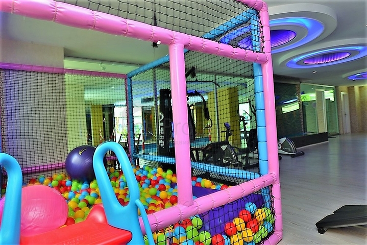 اطلالة بحر - شقق ضمن مجمع فاخر - في مهموتلار / الانيا 