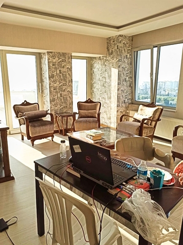 شقة واسعة 5 + 1 على مسافة قريبة من البحر في أنطاليا