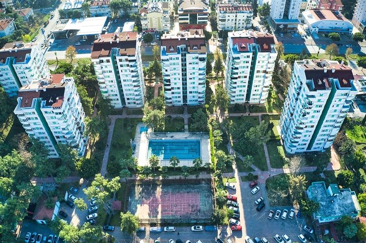 شقة واسعة 5 + 1 على مسافة قريبة من البحر في أنطاليا