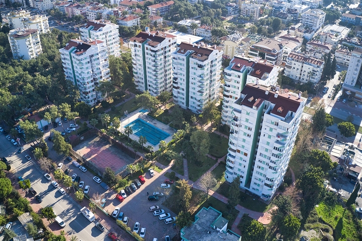 شقة واسعة 5 + 1 على مسافة قريبة من البحر في أنطاليا