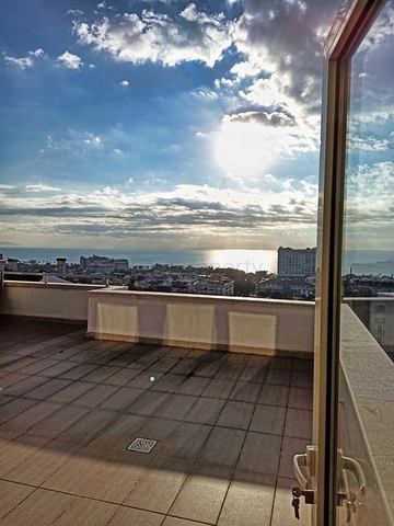 شقة واسعة 5 + 1 على مسافة قريبة من البحر في أنطاليا