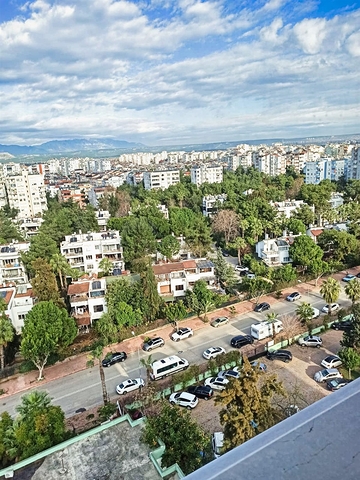 شقة واسعة 5 + 1 على مسافة قريبة من البحر في أنطاليا