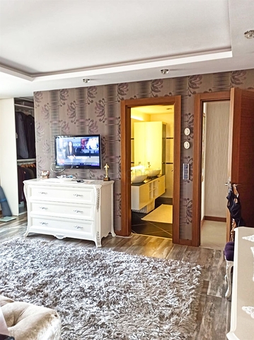 شقة واسعة 5 + 1 على مسافة قريبة من البحر في أنطاليا